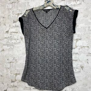 EXPRESS Black And White Printed Blouse
